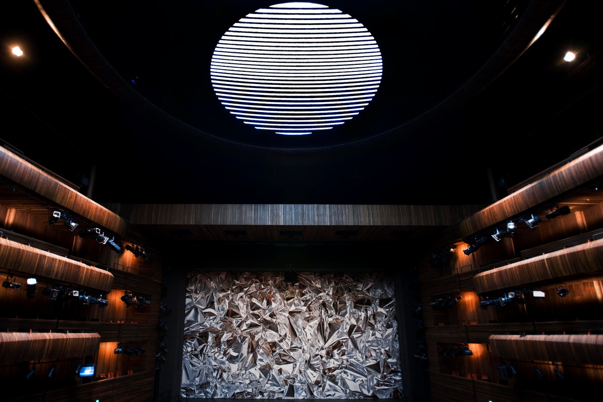 Interior image of the main hall in the Oslo Opera House.